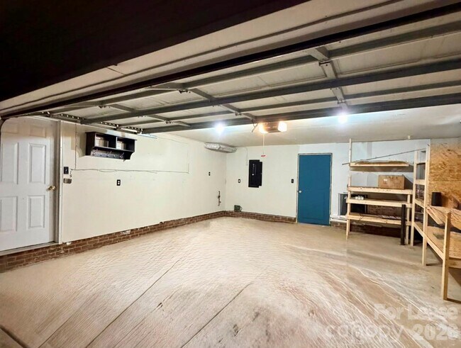 Building Photo - 6105 Old Corral St