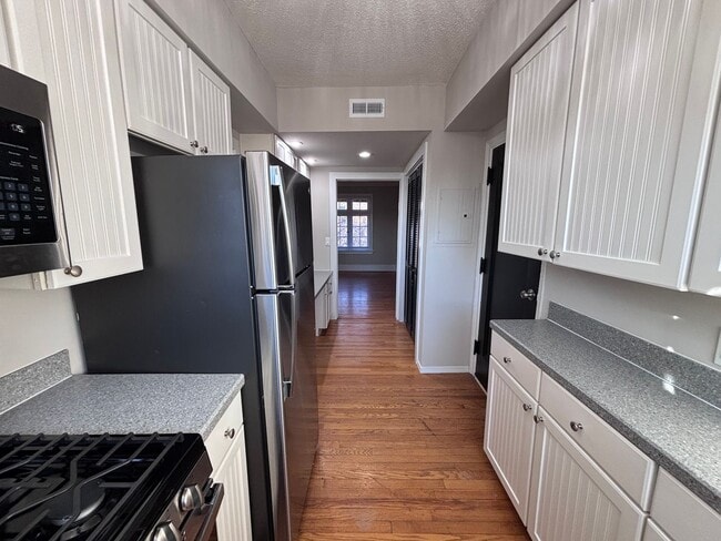 Building Photo - 7556 Byron Pl