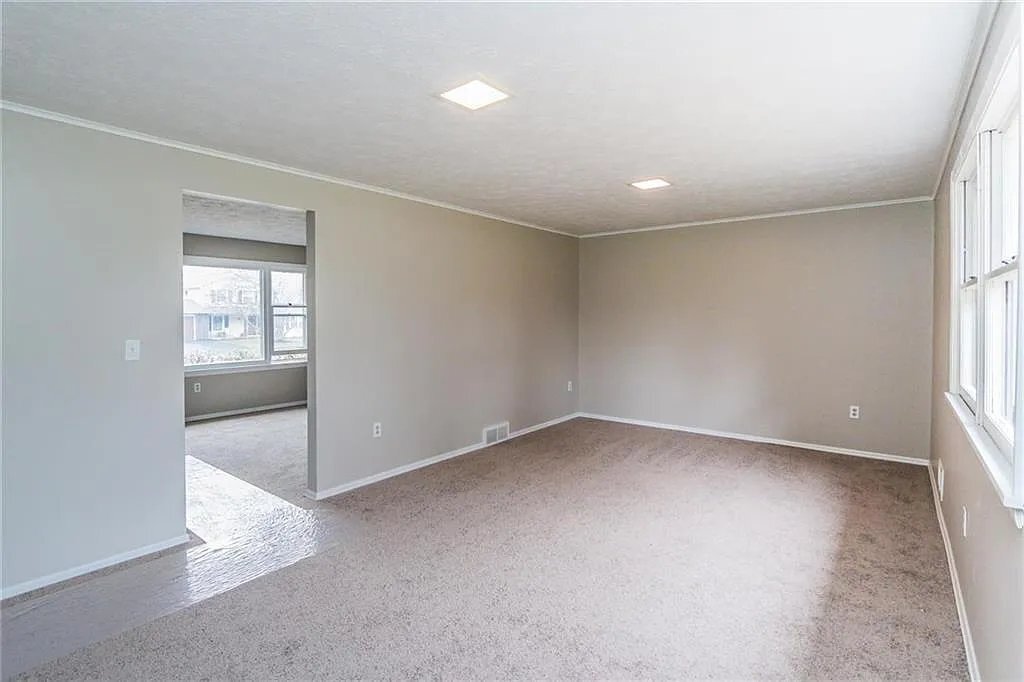 Building Photo - 72 Kinmont Dr