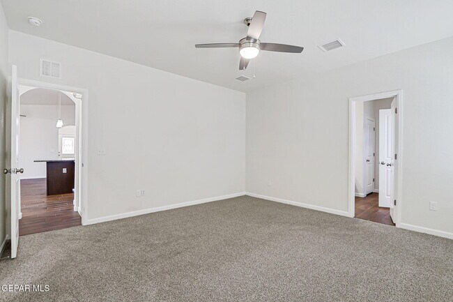 Building Photo - 5913 Ruidoso Downs St