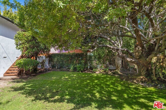 Building Photo - 3444 S Bentley Ave