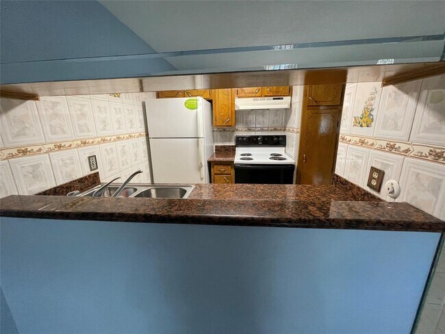 Building Photo - 1405 Shadowdale Dr
