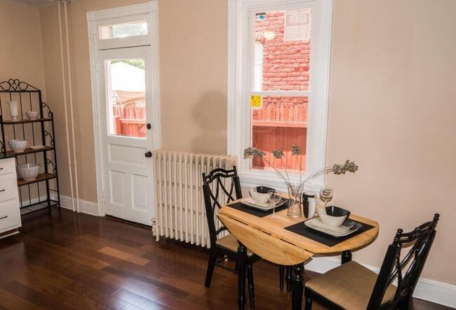 Building Photo - 512 E Fulton St