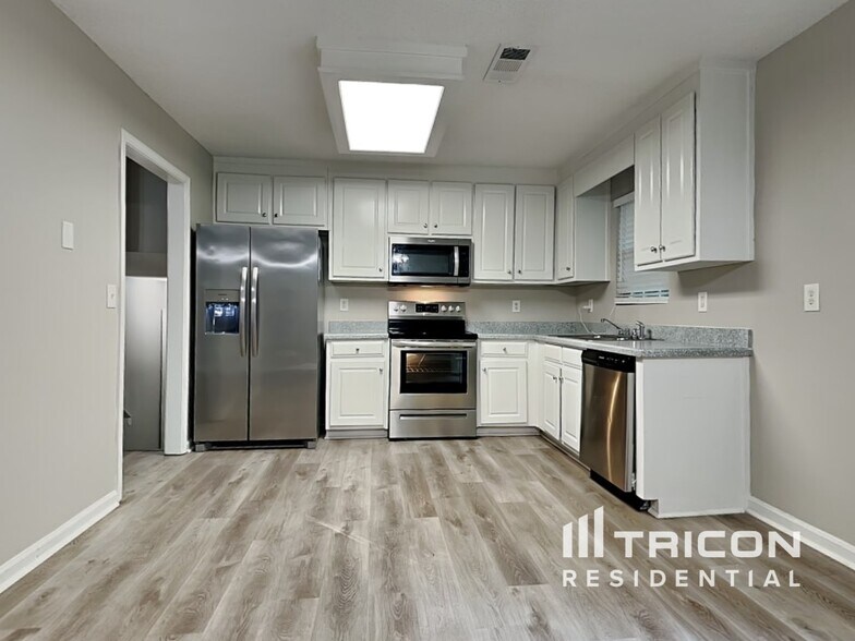 Building Photo - 699 Creek Stone Dr
