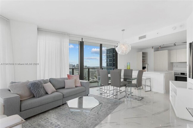 Building Photo - 501 NE 31st St