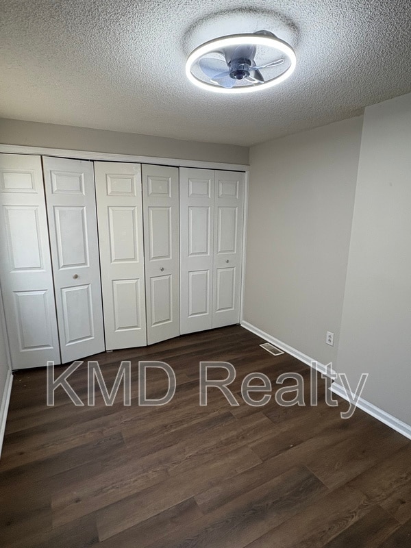 Building Photo - 9616 Vinca Cir