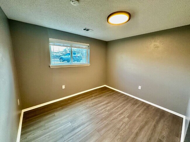 Building Photo - Available Now!  "Charming 2-Bed Condo in Golden, CO - Cozy Living!"