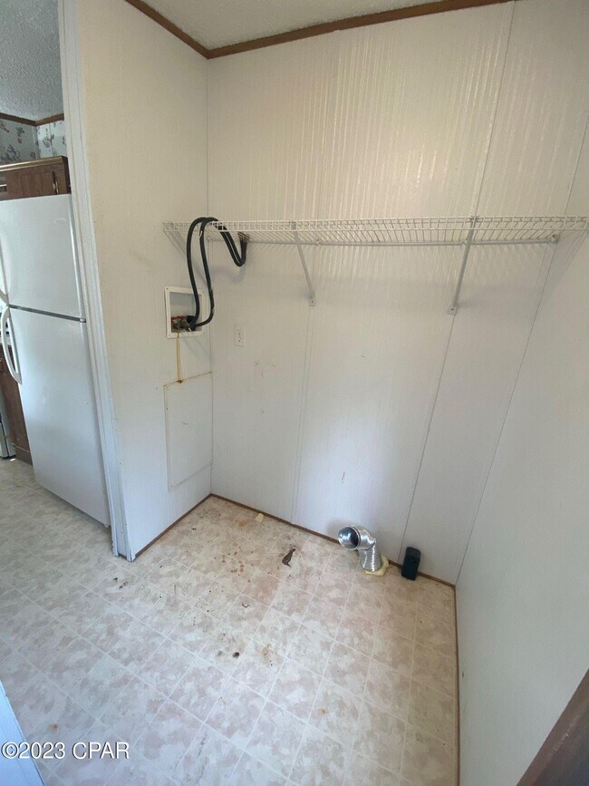 Building Photo - 9725 Bear St