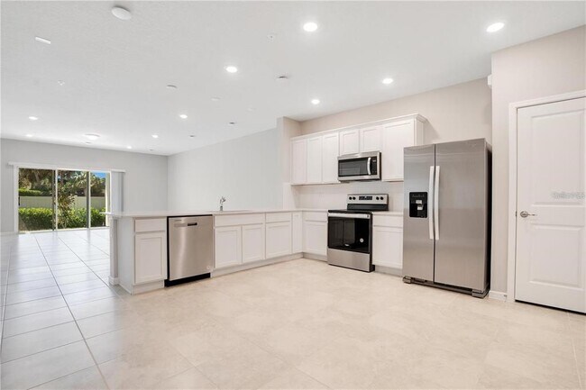 Building Photo - 2800 Bright Bird Ln