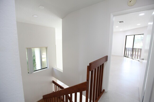 Building Photo - 1619 Cypress Pointe Dr
