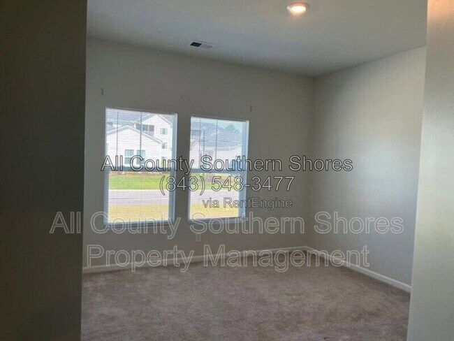 Building Photo - 234 S Reindeer Rd