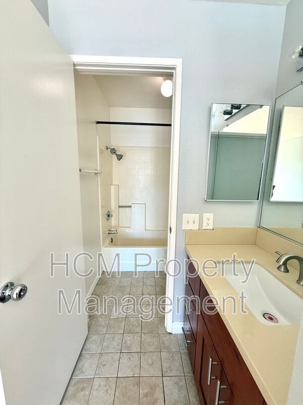 Building Photo - 329 Huntington