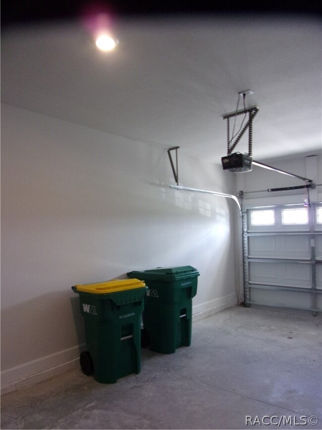 Building Photo - 215 Bittern Lp