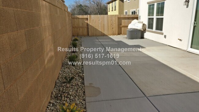 Building Photo - Lovely and Spacious 4 Bedroom Rocklin Home