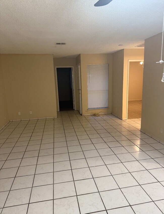 Building Photo - 2 BEDROOMS 1 BATHROOMS HOUSE AVAILABLE FOR RENT PECOS AND WASHINGTON !!!
