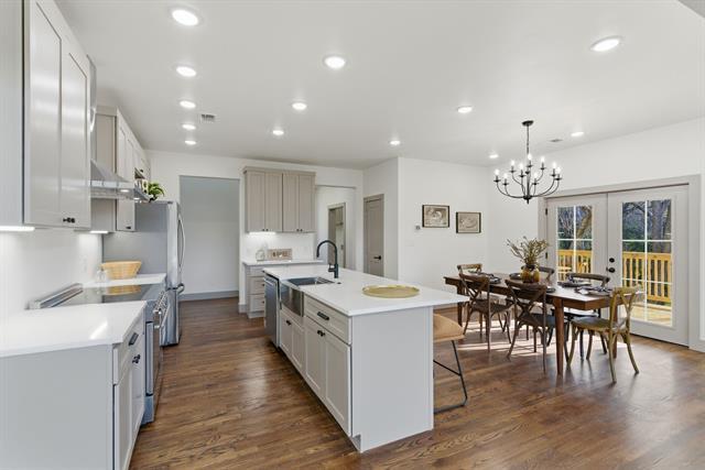 Building Photo - 819 Dubois St