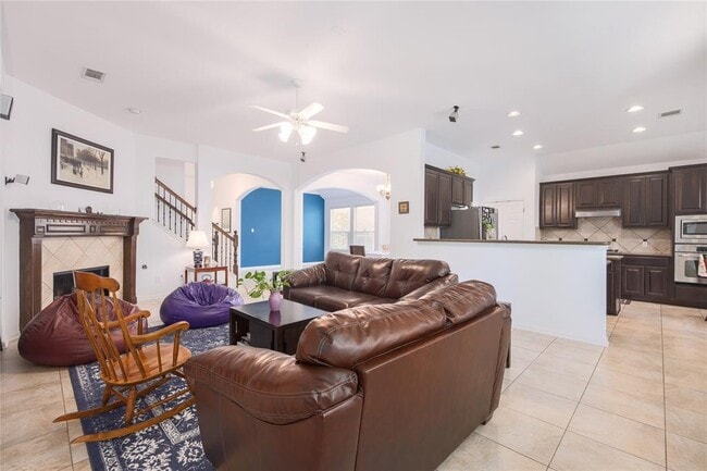 Building Photo - 9700 Spanish Wells Dr
