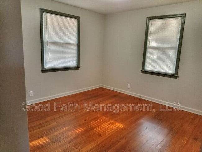 Building Photo - 3105 Old Louisville Rd