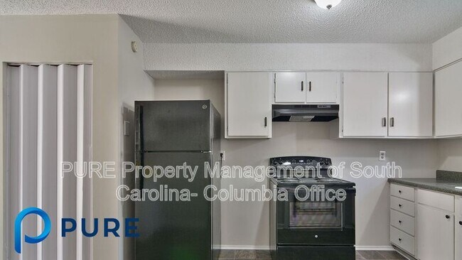 Building Photo - 521 Hickory Hill Dr