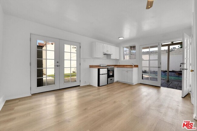 Building Photo - 205 Canon Dr