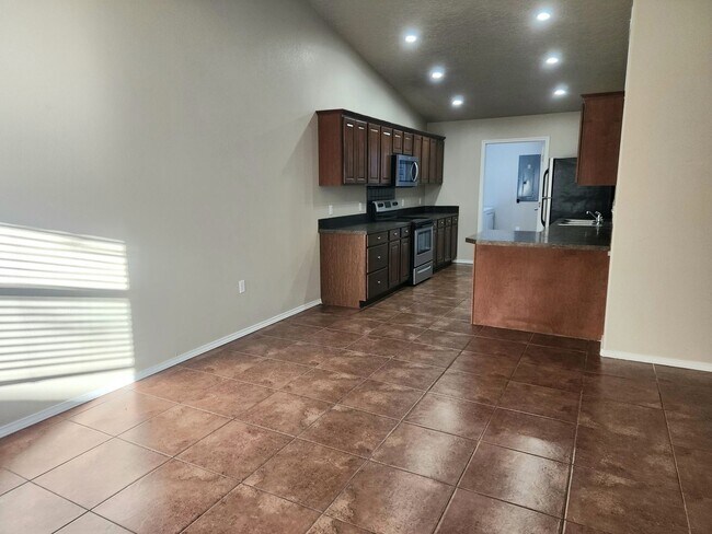 Building Photo - 1101 W 15th St