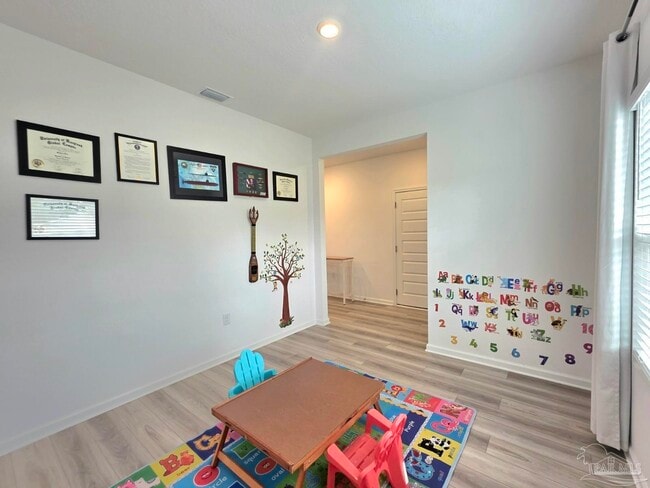 Building Photo - 6621 Sun Tree Cir