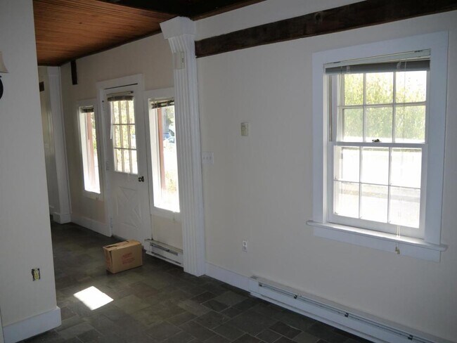 Building Photo - 110 Pear Alley