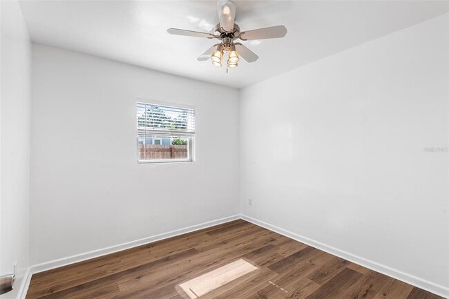 Building Photo - 1517 Gray St S