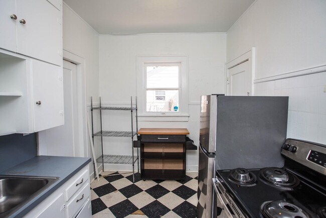 Building Photo - 2115 26th St