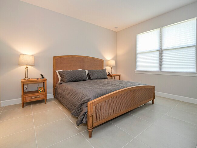 Building Photo - 3842 White Alder Wy