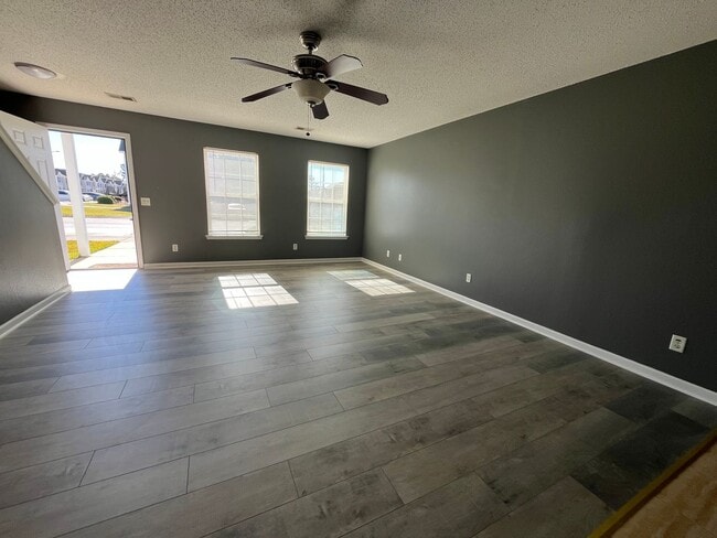 Building Photo - 57 Bearing Cir