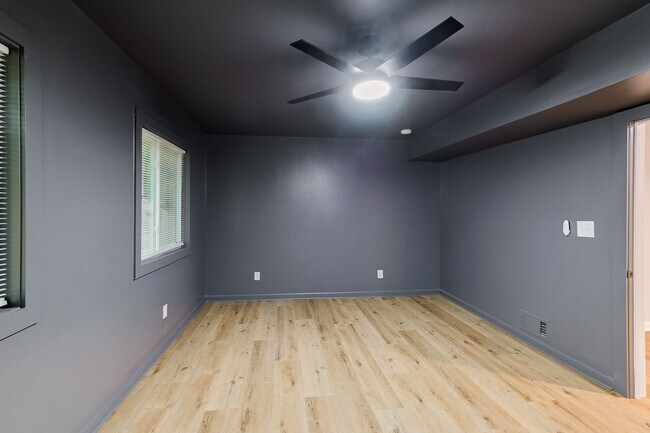 Building Photo - Newly Renovated East Side Home!