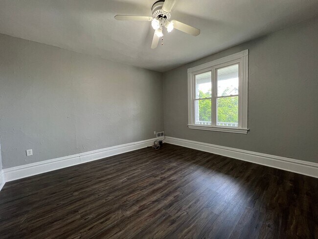 Building Photo - 3BR Retreat Minutes from The Waterfront Shopping & Dining