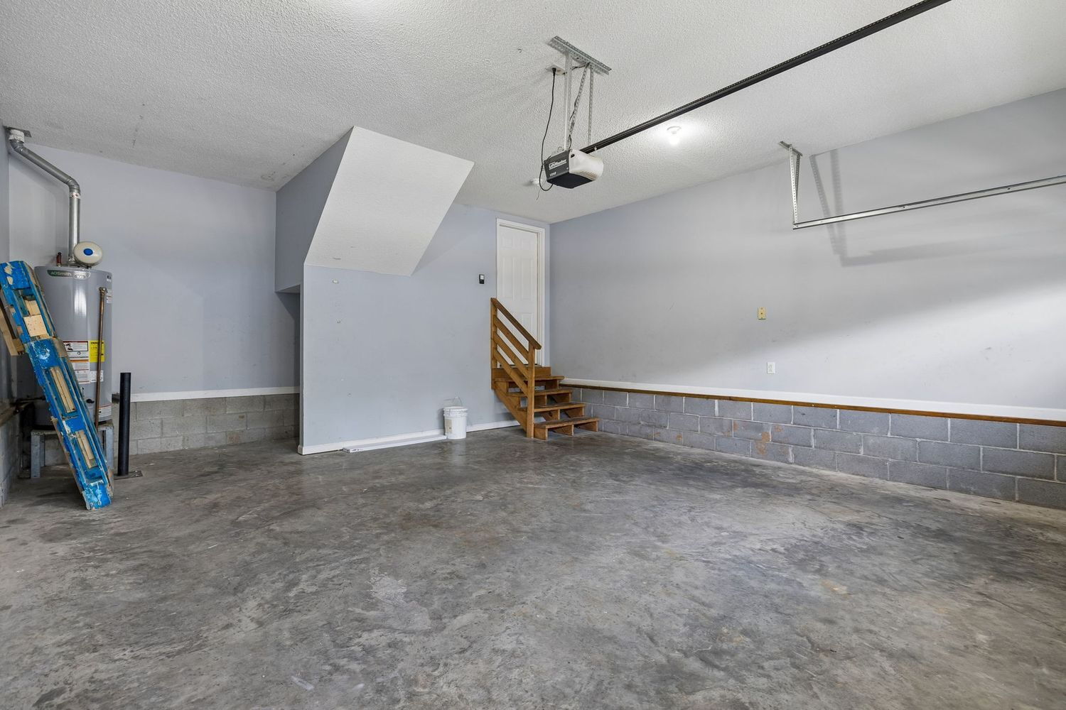 Building Photo - 3708 Kendra Ct N