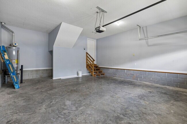 Building Photo - 3708 Kendra Ct N