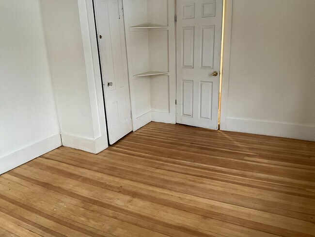 Building Photo - 29 River St