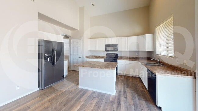 Building Photo - 3690 E Janelle Ct