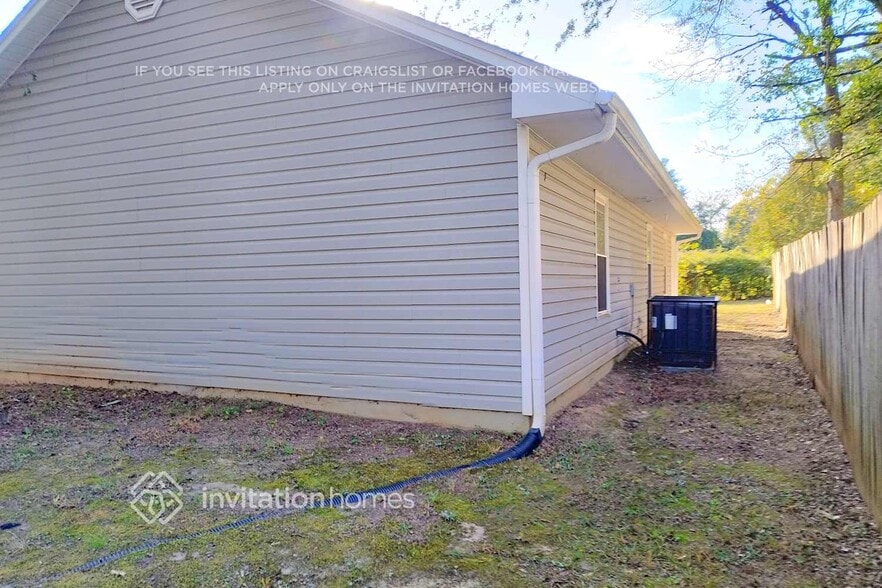 Building Photo - 8116 Collier St SW