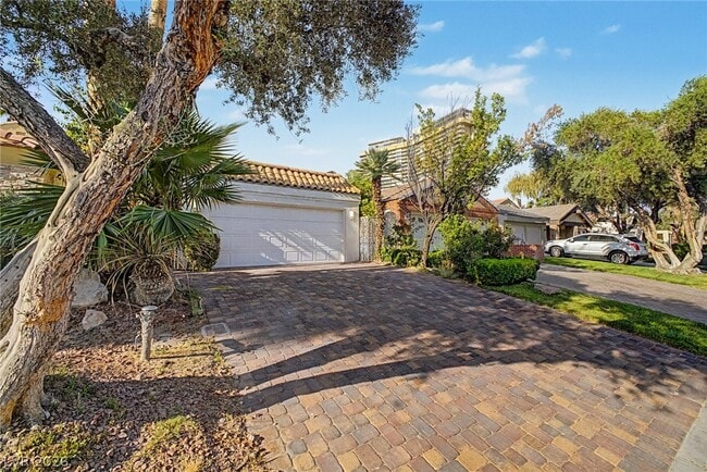 Building Photo - 3159 Bel Air Dr
