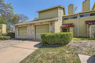 Building Photo - 512 Eberhart Ln