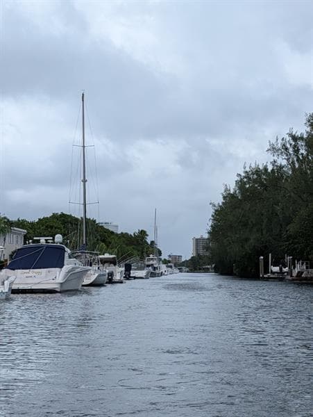 Building Photo - 6307 Bay Club Dr