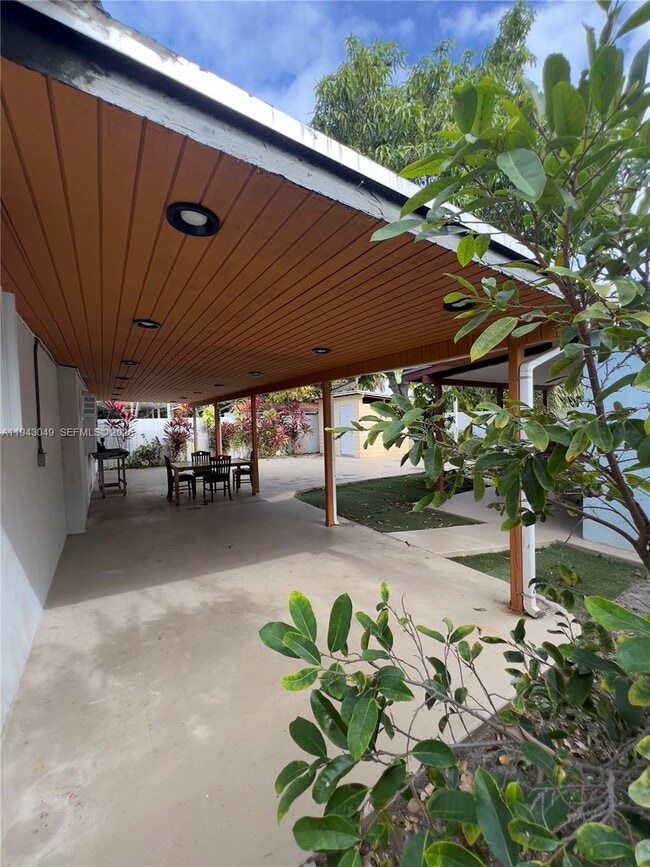 Building Photo - 2761 SW 33rd Ct