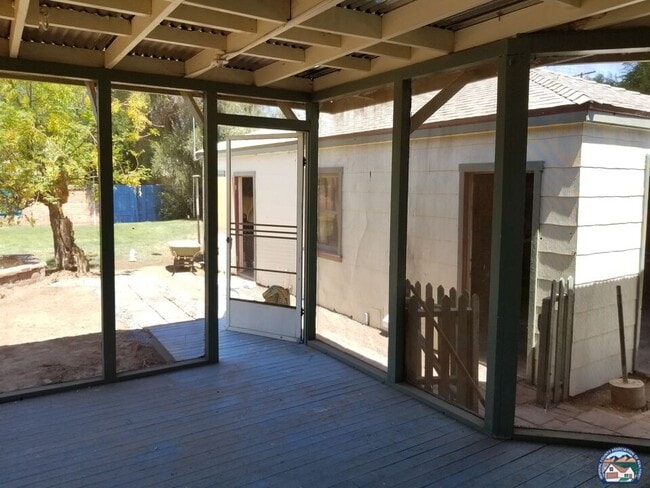 Building Photo - 285 W K St