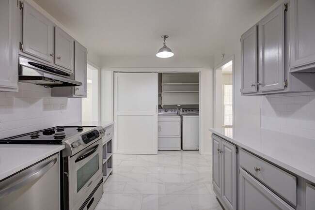 Building Photo - 821 NW 48th St