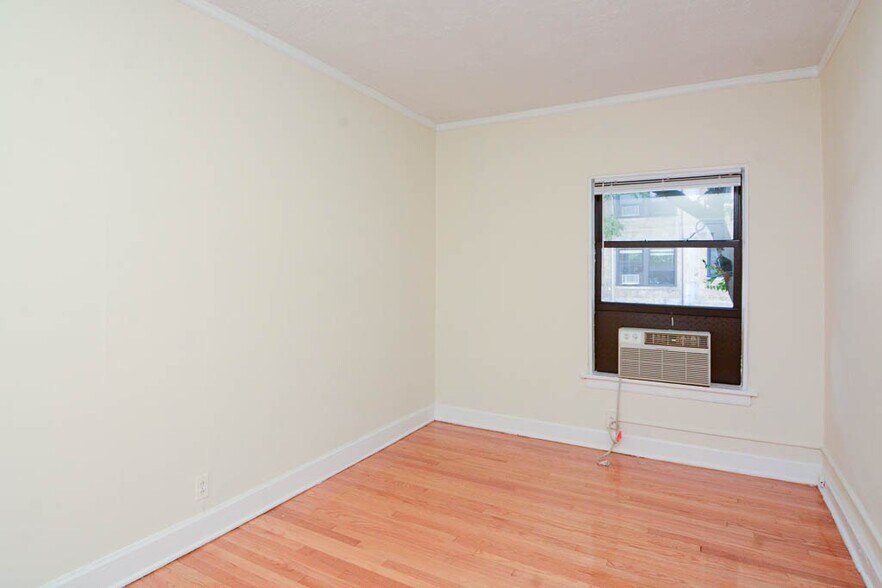 Building Photo - 541 W Arlington Pl