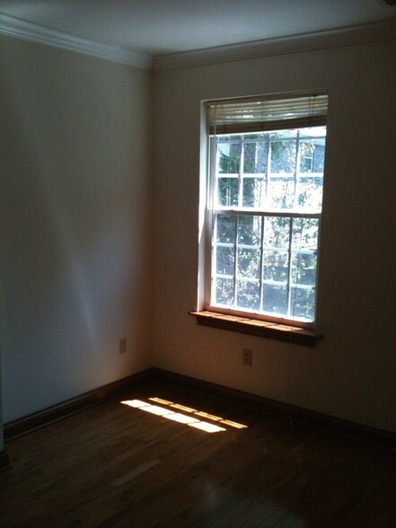 Building Photo - 228 Lexington Ave