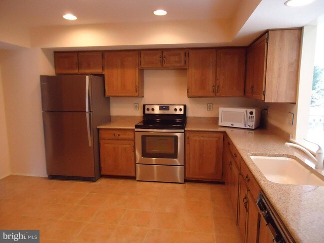 Building Photo - 8727 Litwalton Ct