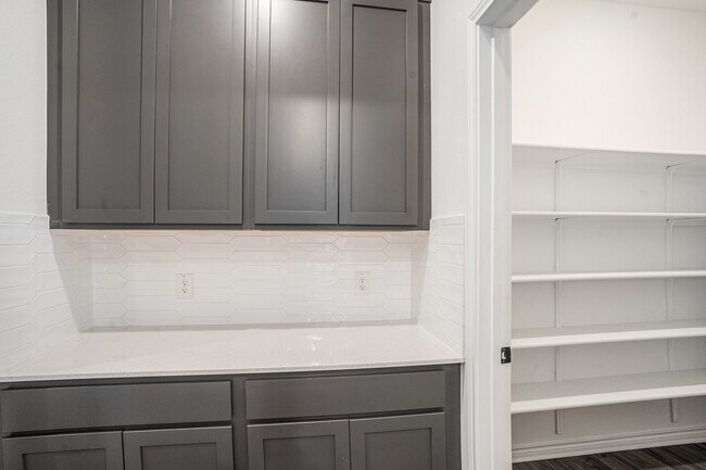 Building Photo - 15043 Tethys Wy