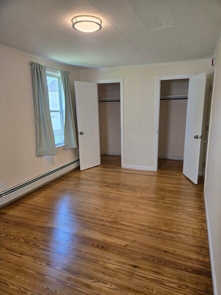 Two Large Closets - 7 Myrtle St