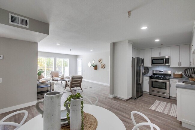 Interior Photo - Eugene Eddy